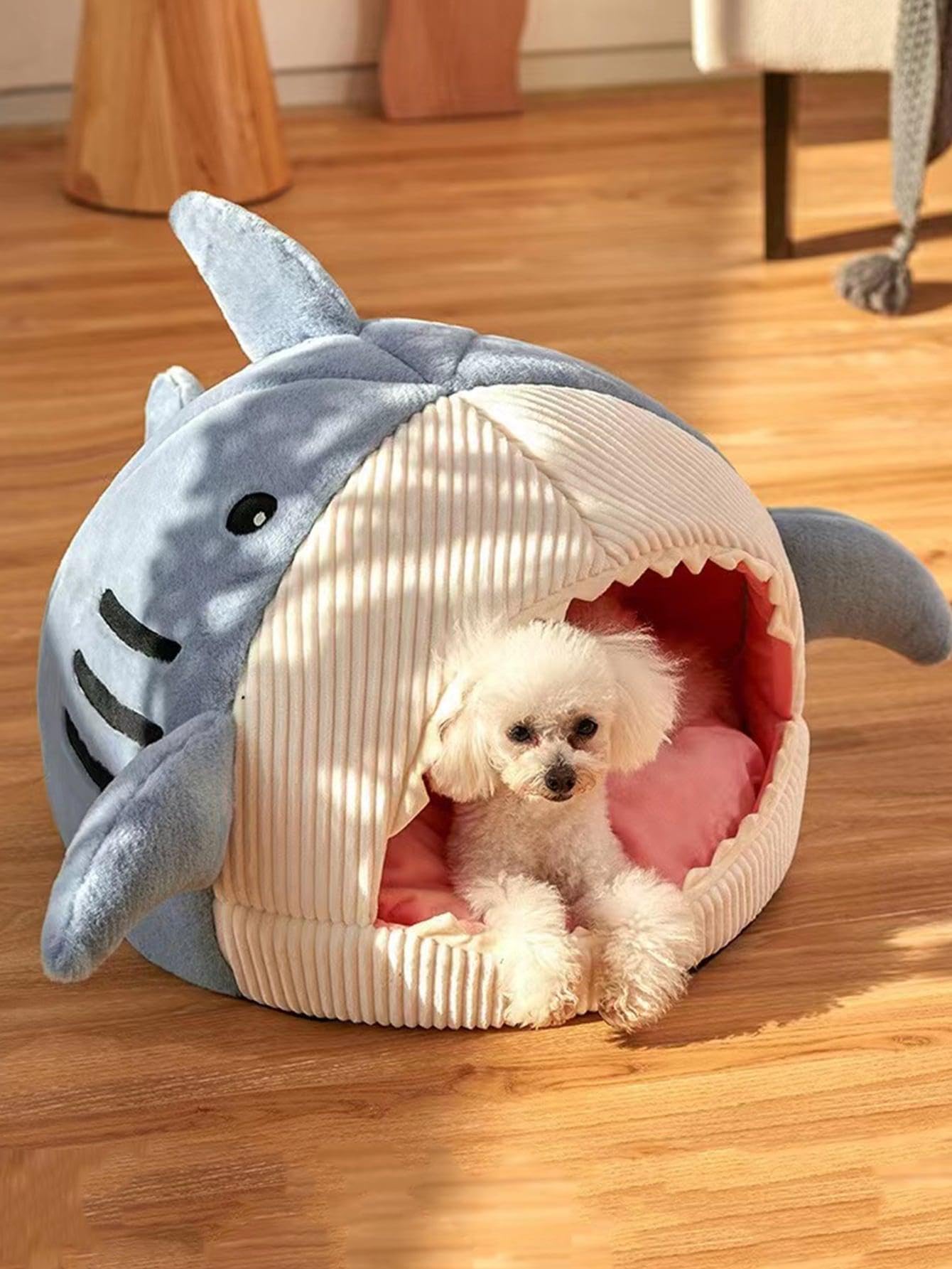 Pet Shark-Shaped Semi-Closed Cave Bed